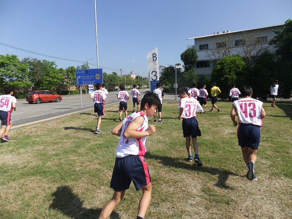 ４